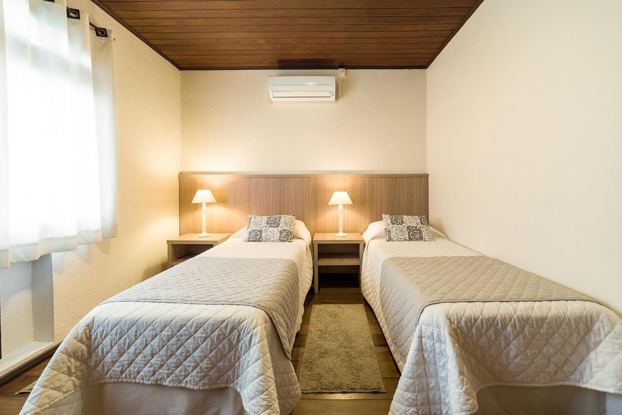 Vila Suzana Parque Hotel カネラ エクステリア 写真